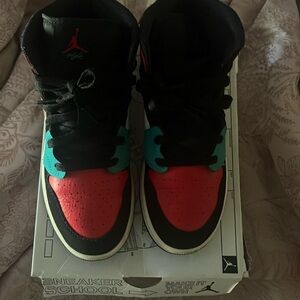 Nike flight shoes size 6Y. Only worn twice